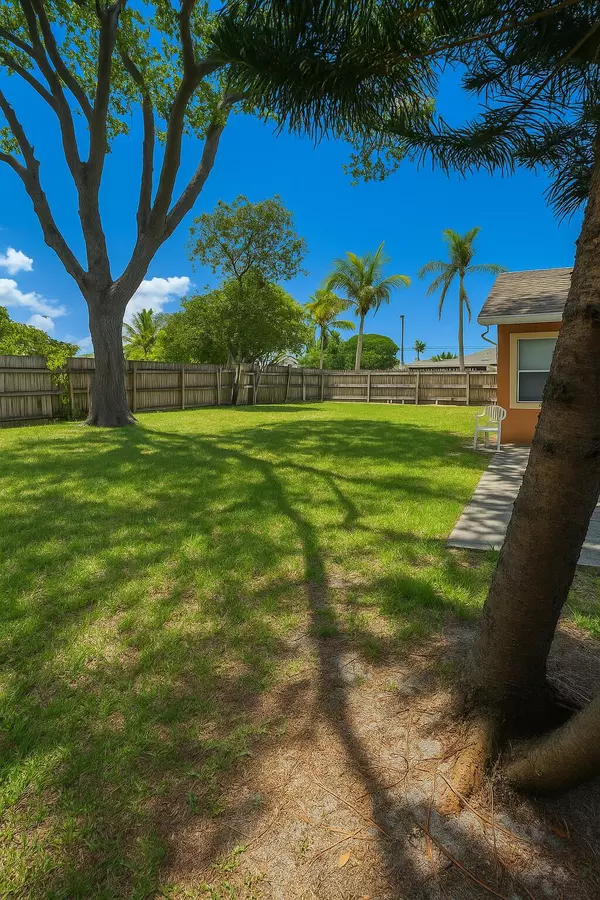 Lantana, FL 33462,410 Minnesota ST