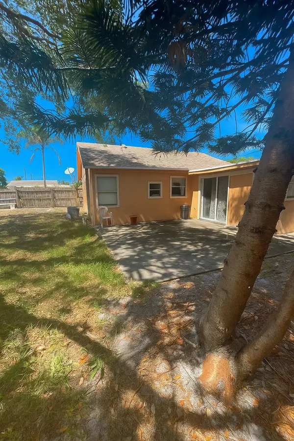 410 Minnesota ST, Lantana, FL 33462