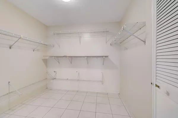 Hallandale Beach, FL 33009,400 Leslie DR 807