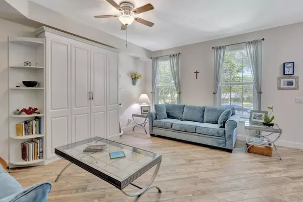 Jupiter, FL 33458,180 Freeport DR