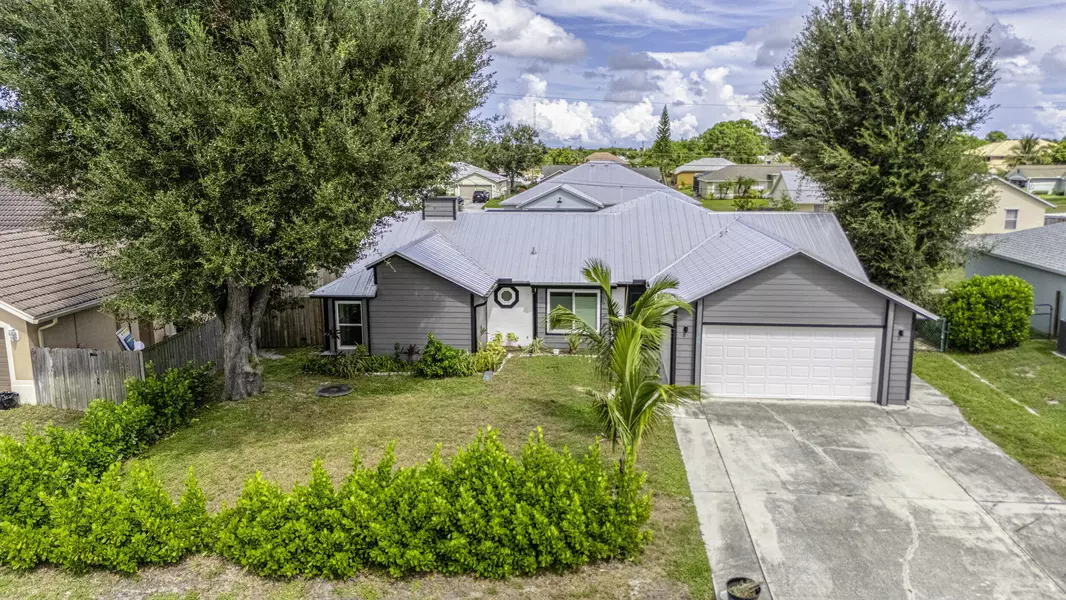 3989 SW Jarmer RD, Port Saint Lucie, FL 34953