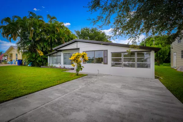 Stuart, FL 34997,2904 SE Bamboo ST