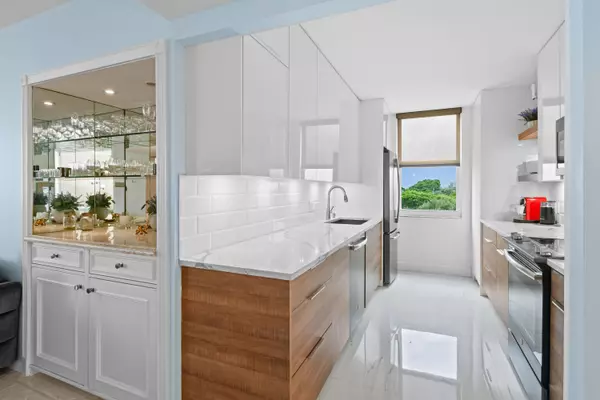 West Palm Beach, FL 33401,1701 S Flagler DR 609