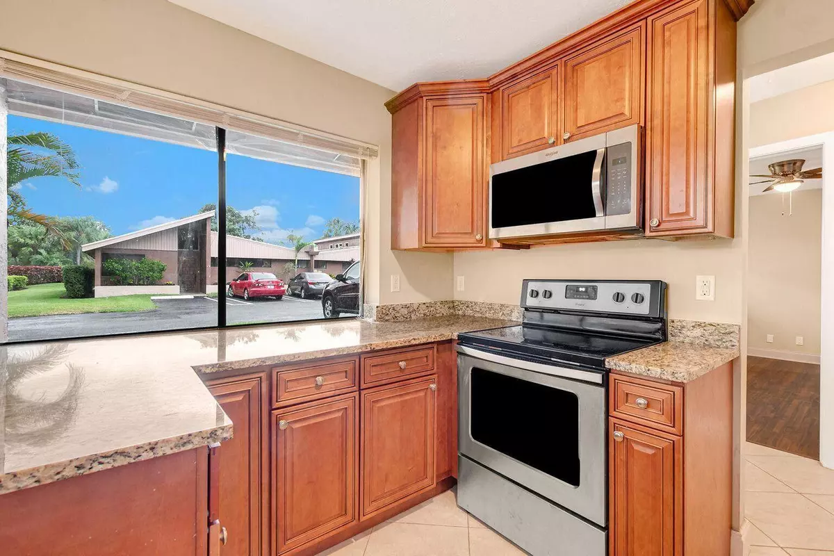 Royal Palm Beach, FL 33411,166 Sparrow DR 1b