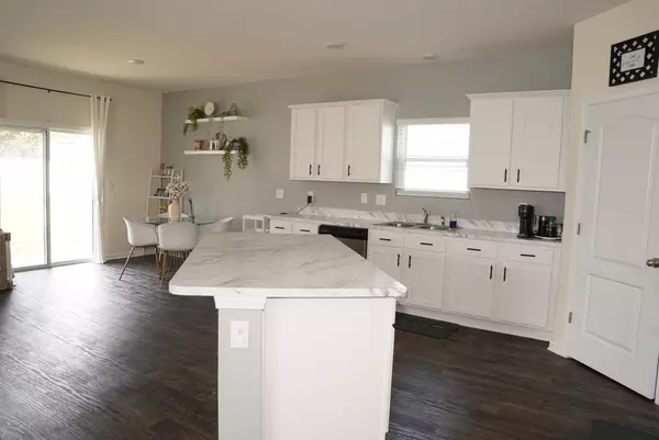 Jacksonville, FL 32222,8088 Dancing Fox ST