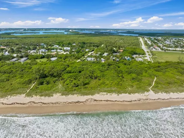 Hutchinson Island, FL 34949,2504 Atlantic AVE 2b
