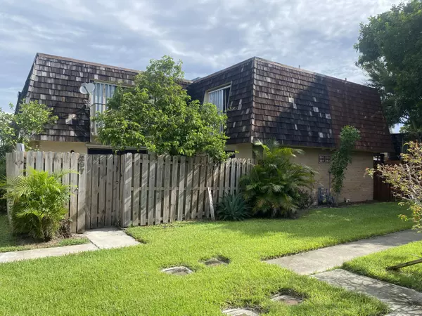Palm Springs, FL 33461,297 Arabian RD