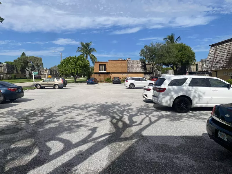 297 Arabian RD, Palm Springs, FL 33461