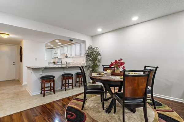 Stuart, FL 34996,175 SE Saint Lucie BLVD I213