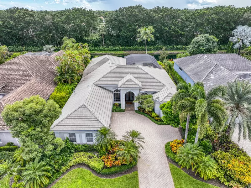 37 Bermuda Lake DR, Palm Beach Gardens, FL 33418