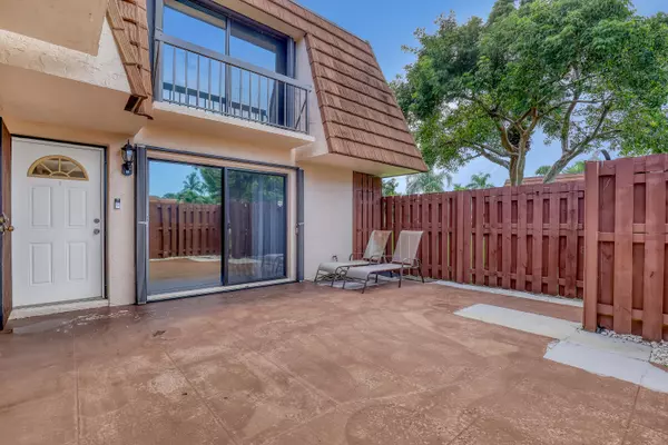 Jupiter, FL 33458,825 Center ST 14b