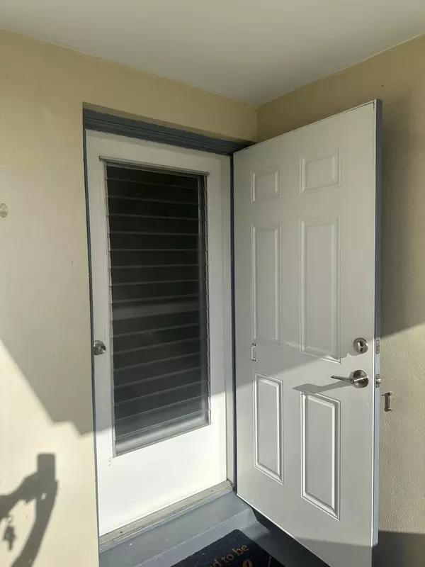 West Palm Beach, FL 33415,2911 W Ashley DR J