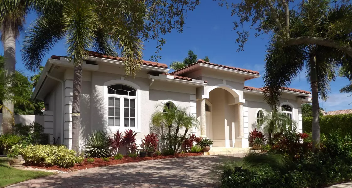 3710 Embassy DR, West Palm Beach, FL 33401