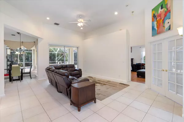 Palm Beach Gardens, FL 33418,15268 N 75th AVE