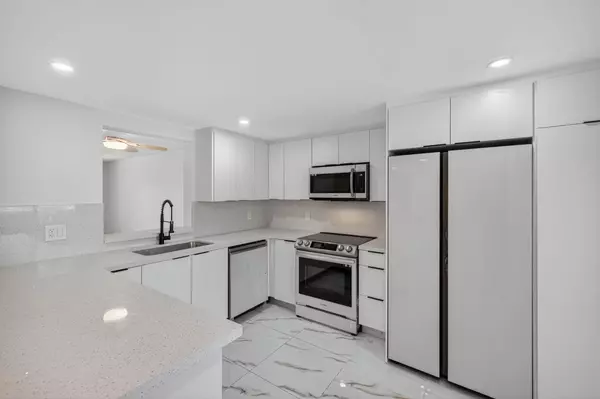 Delray Beach, FL 33446,14375 Strathmore LN 303