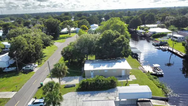 Okeechobee, FL 34974,2612 SE 29th ST