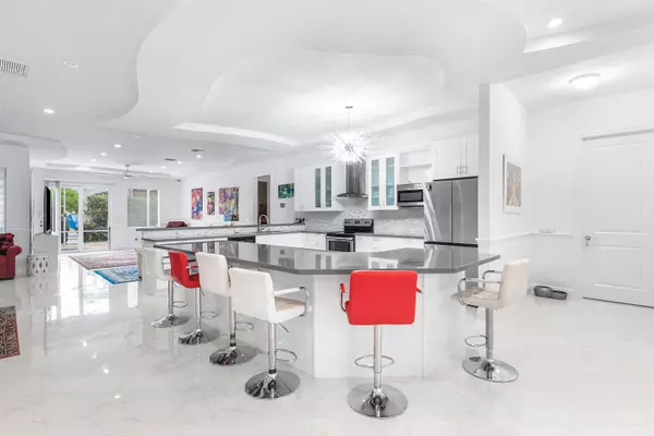 Boca Raton, FL 33432,951 NW 2nd AVE