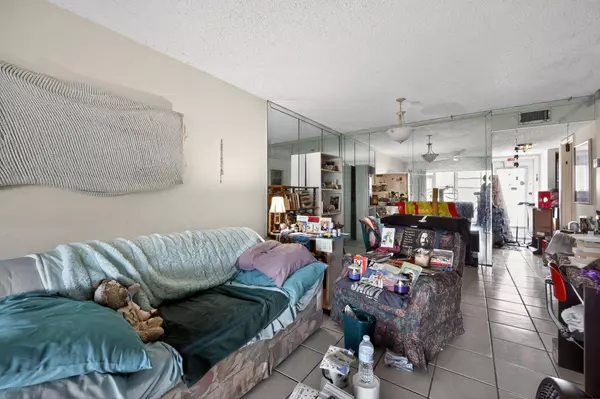 West Palm Beach, FL 33411,100 Lake Meryl DR 104