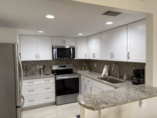 Singer Island, FL 33404,2800 N Ocean DR B-23d