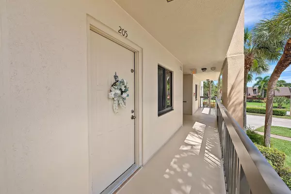Jupiter, FL 33477,1201 E Seafarer CIR 205