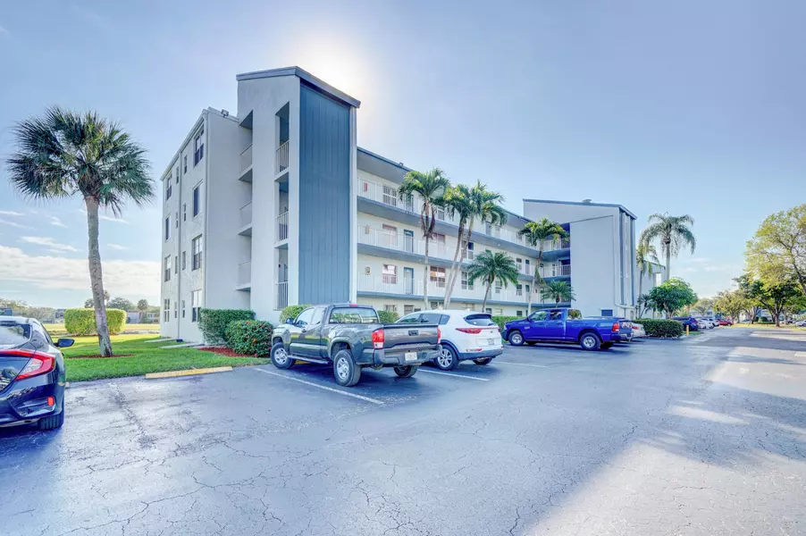 7620 NW 18th ST 102, Margate, FL 33063