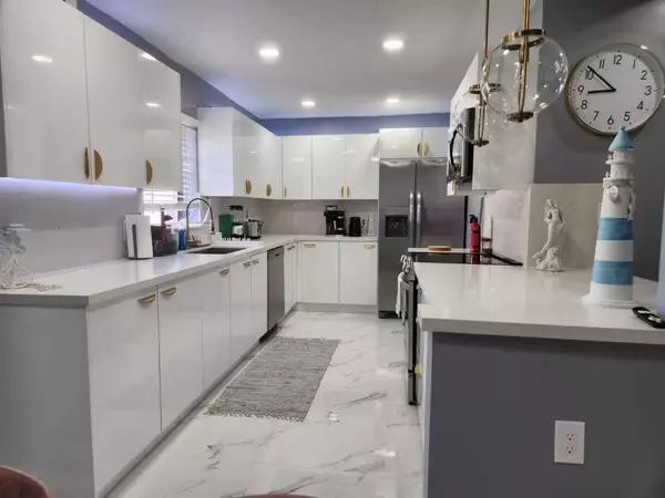 Fort Lauderdale, FL 33304,1237 NE NE 14th AVE 1-3