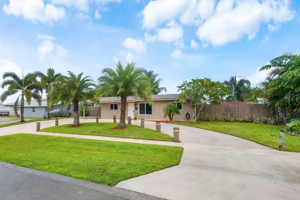 West Palm Beach, FL 33415,958 Scott DR