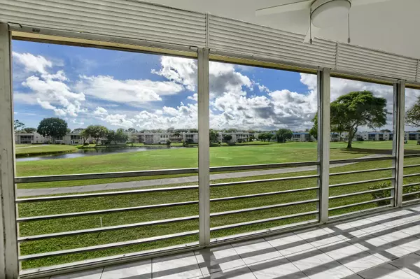 Delray Beach, FL 33484,224 E Capri 224