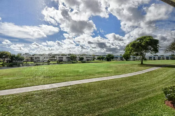 Delray Beach, FL 33484,224 E Capri 224