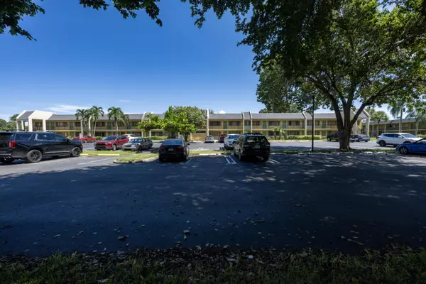 Boynton Beach, FL 33436,1809 W Meadows CIR