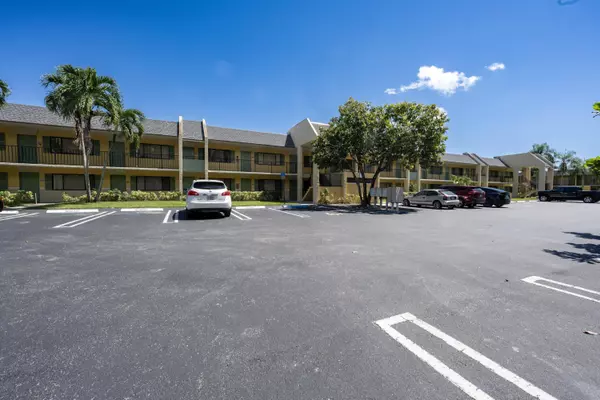 1809 W Meadows CIR, Boynton Beach, FL 33436