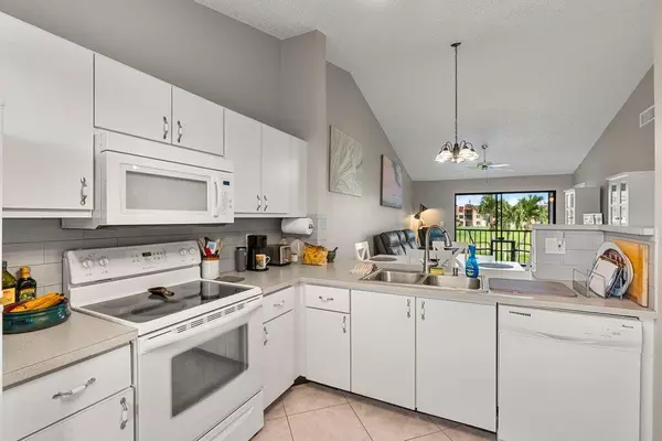 Lake Worth, FL 33467,4654 Lucerne Lakes BLVD 206