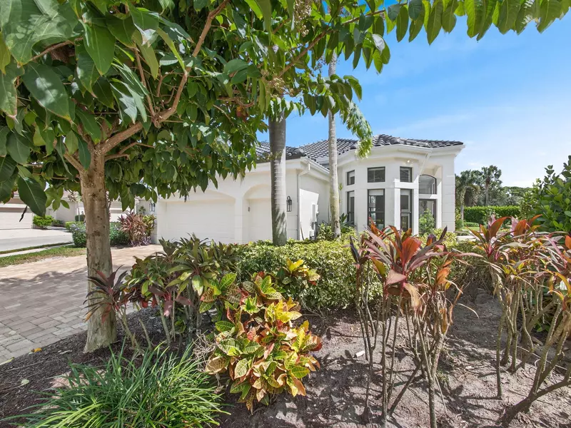 154 Windward DR, Palm Beach Gardens, FL 33418