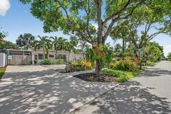826 Snowden DR, Lake Worth Beach, FL 33461