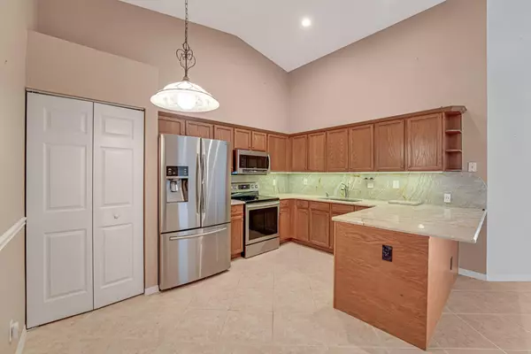 8491 Logia CIR, Boynton Beach, FL 33472