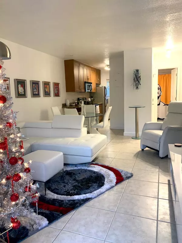 Wilton Manors, FL 33334,2643 NE 8th AVE 12