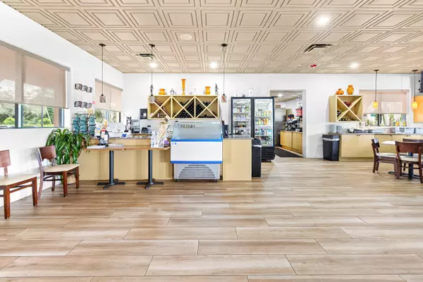 West Palm Beach, FL 33411,2122 Tigris DR