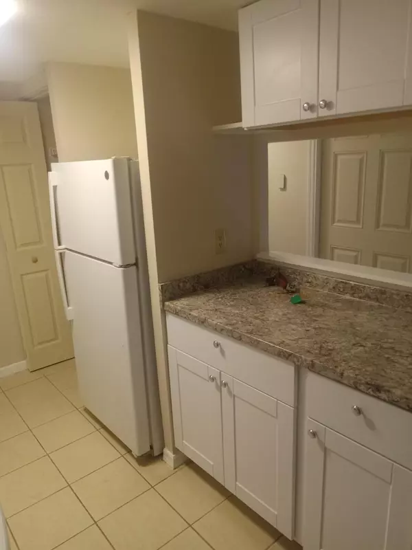 Fort Pierce, FL 34982,2810 Stoneway LN D