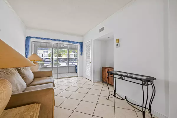 Lighthouse Point, FL 33064,2121 NE 42nd CT 102c