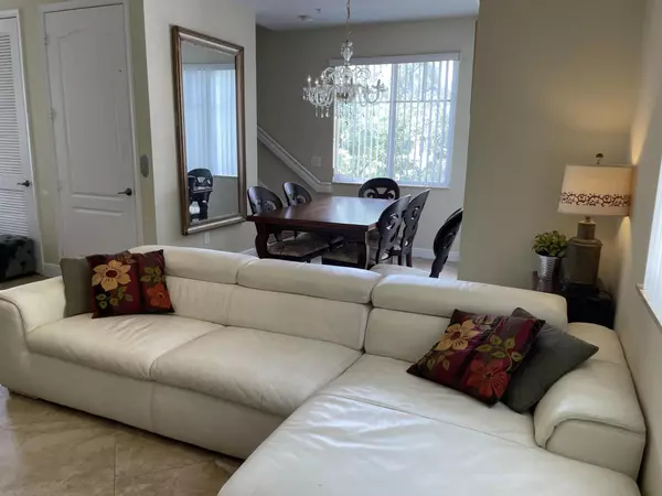 Boca Raton, FL 33431,552 NW NW 39th CIR