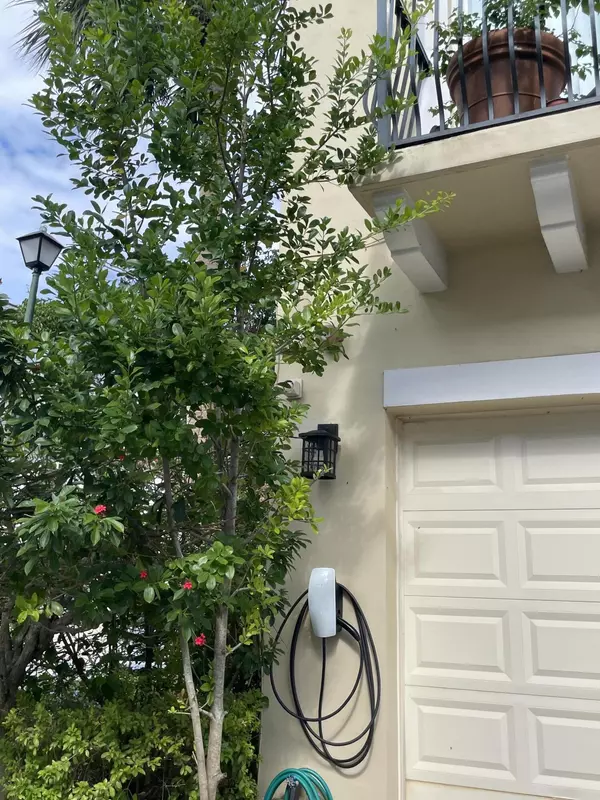 Boca Raton, FL 33431,552 NW NW 39th CIR