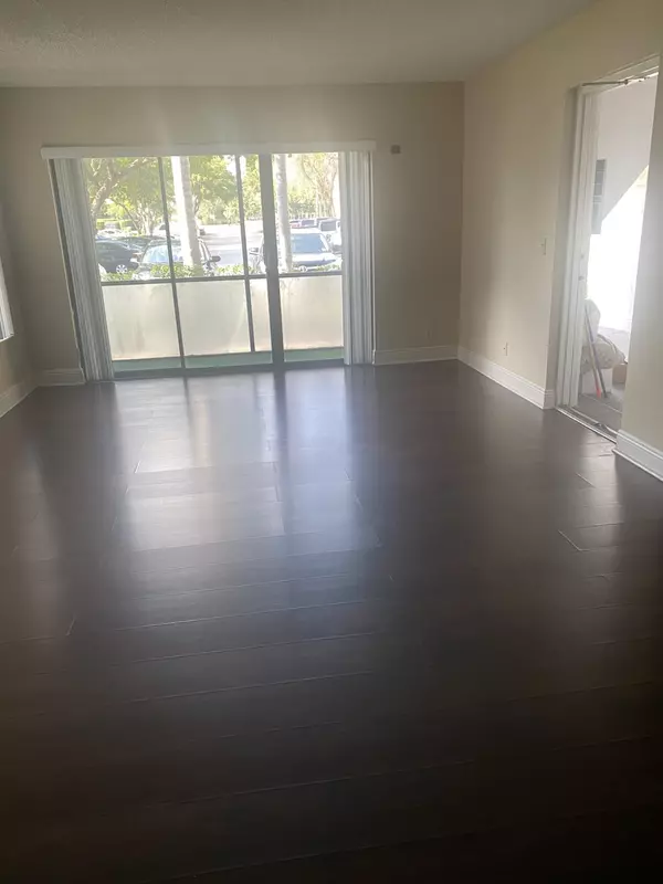 West Palm Beach, FL 33409,1010 Green Pine BLVD D1