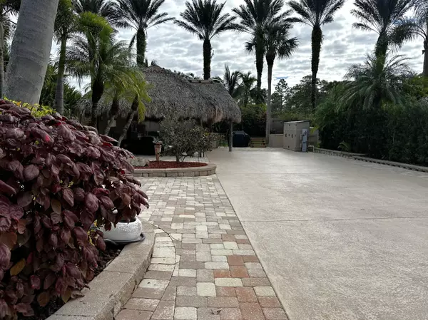Port Saint Lucie, FL 34986,13 NW Boundary DR
