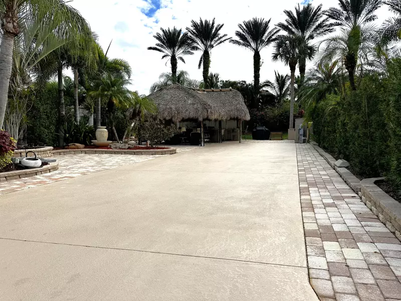 13 NW Boundary DR, Port Saint Lucie, FL 34986