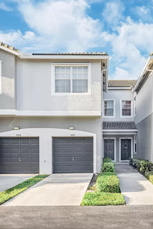 3021 Grandiflora DR, Greenacres, FL 33467