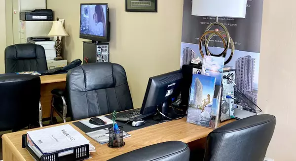 Lantana, FL 33462,934 S Dixie HWY 934