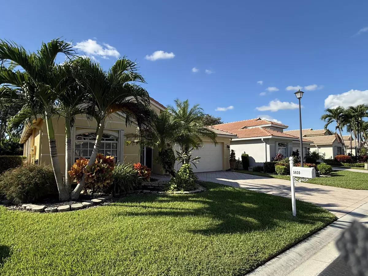 Boynton Beach, FL 33437,5820 Royal Club DR