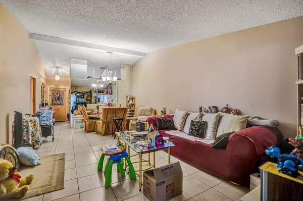 Greenacres, FL 33415,633 Sea Pine WAY H