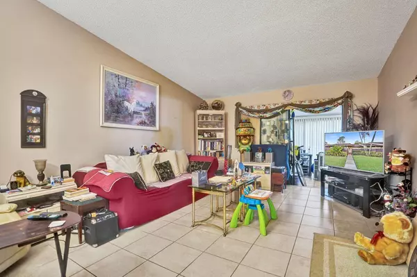 Greenacres, FL 33415,633 Sea Pine WAY H