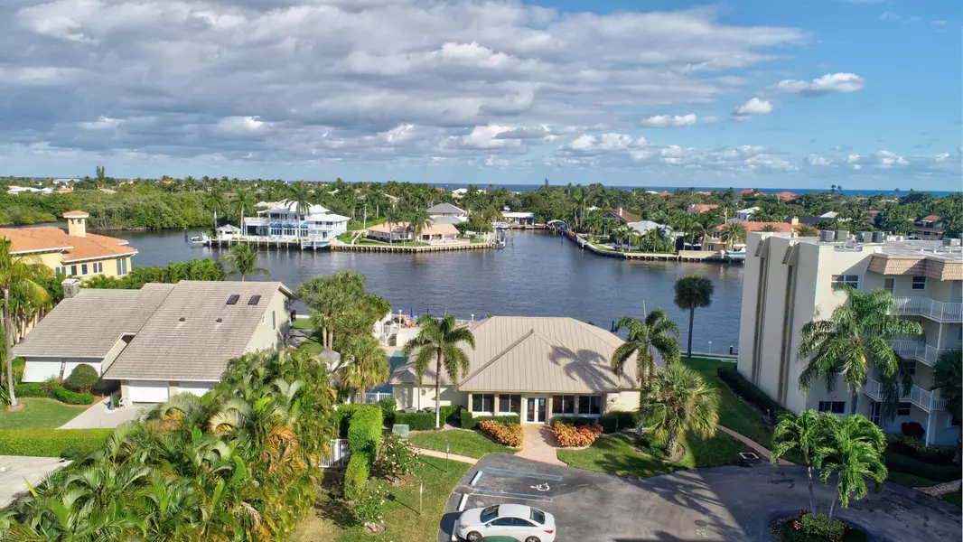 624 Snug Harbor DR B8, Boynton Beach, FL 33435